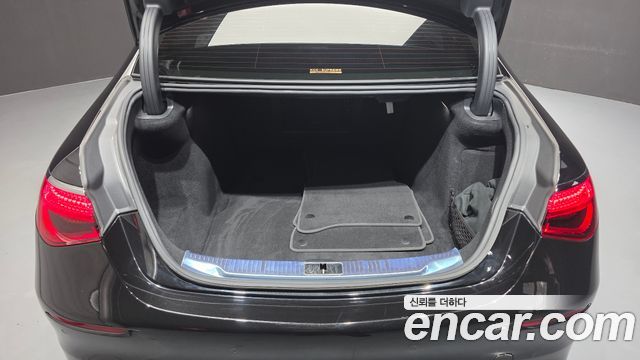 Mercedes-Benz S-Class 2023 — photo 23