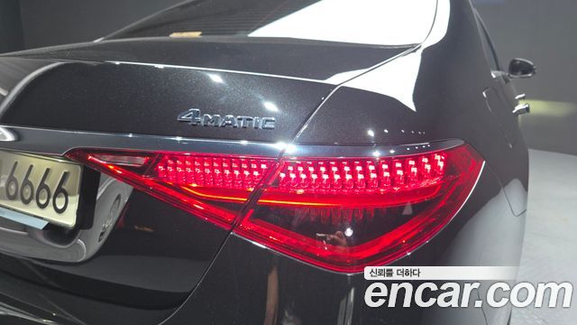 Mercedes-Benz S-Class 2023 — photo 9