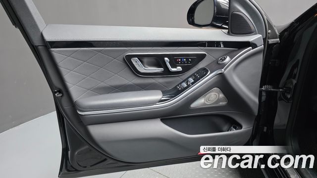 Mercedes-Benz S-Class 2023 — photo 14