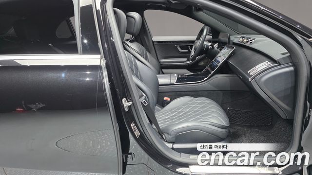 Mercedes-Benz S-Class 2023 — photo 16