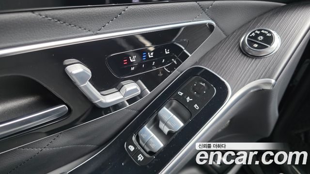 Mercedes-Benz S-Class 2023 — photo 27