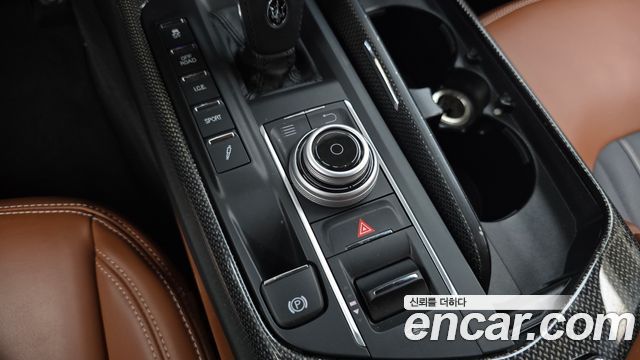 Maserati Levante 2019 — photo 12