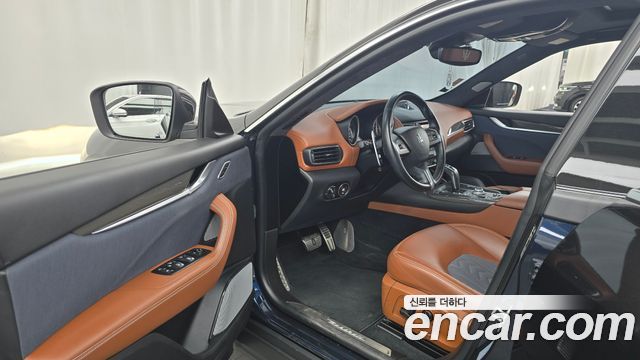 Maserati Levante 2019 — photo 13