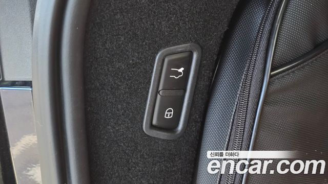 Maserati Levante 2019 — photo 20