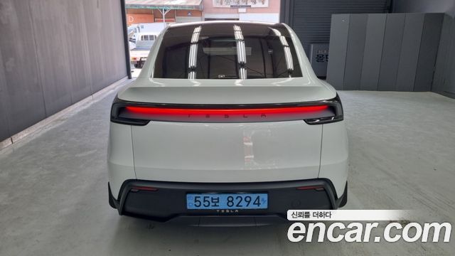 Tesla Model Y 2026 — photo 4