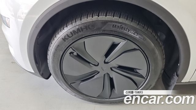Tesla Model Y 2026 — photo 5