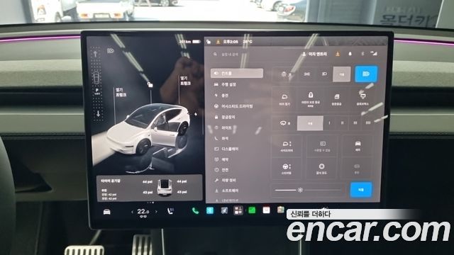 Tesla Model Y 2026 — photo 9