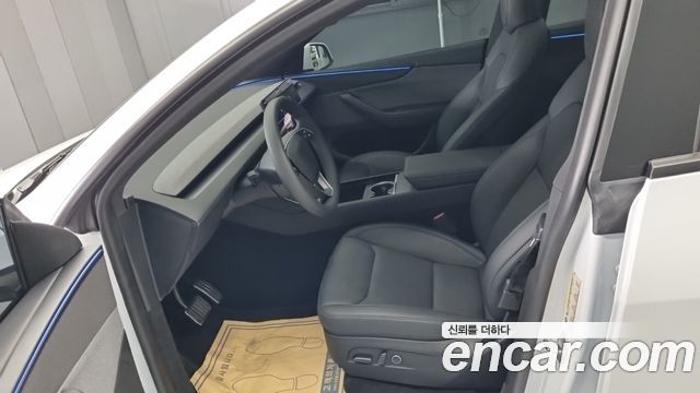 Tesla Model Y 2026 — photo 12