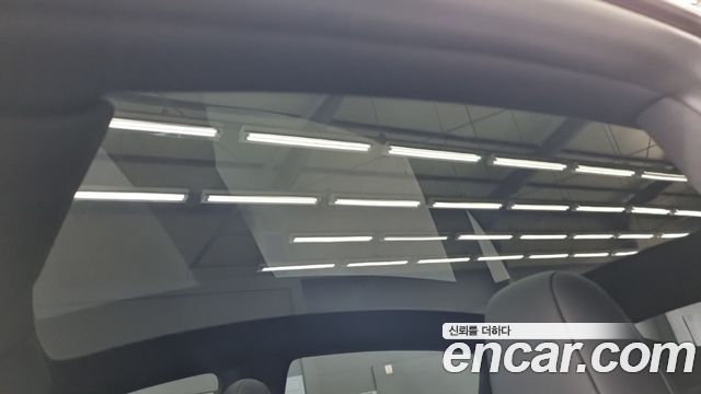 Tesla Model Y 2026 — photo 16