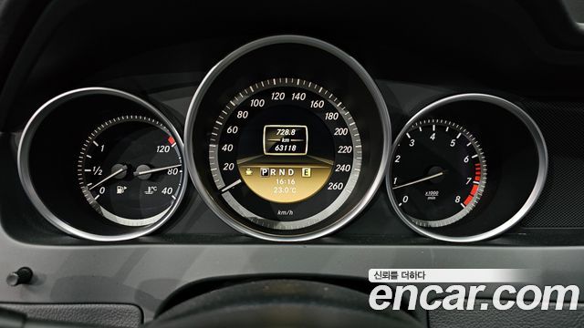 Mercedes-Benz C-Class 2012 — photo 8