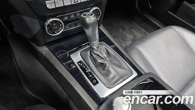 Mercedes-Benz C-Class 2012 — photo 9