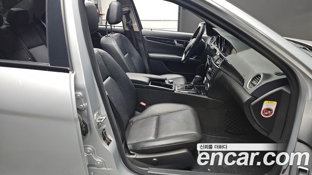 Mercedes-Benz C-Class 2012 — photo 10