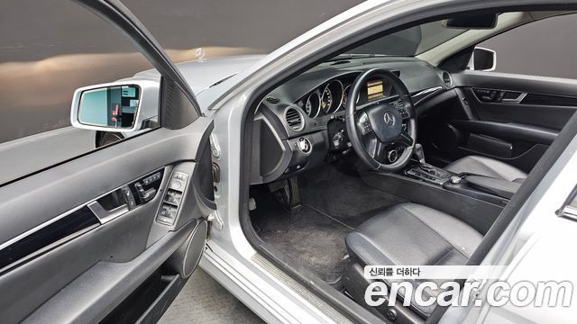 Mercedes-Benz C-Class 2012 — photo 12
