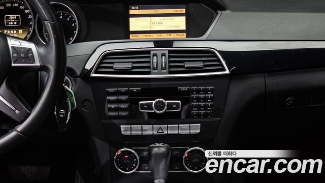 Mercedes-Benz C-Class 2012 — photo 14