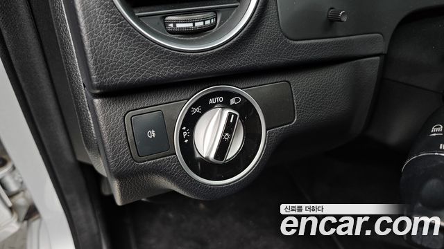 Mercedes-Benz C-Class 2012 — photo 18
