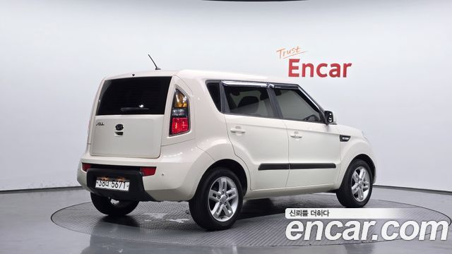 Kia Soul 2011 — photo 2