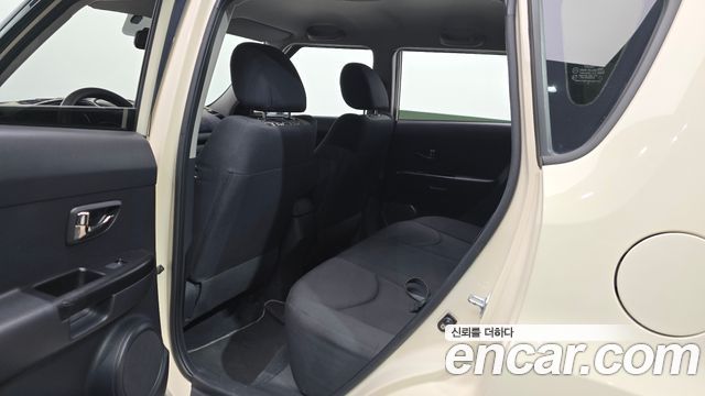Kia Soul 2011 — photo 17