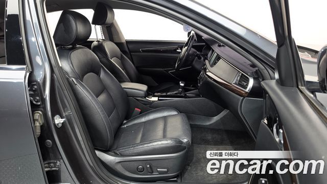 Kia K7 2018 — photo 11