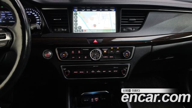 Kia K7 2018 — photo 14