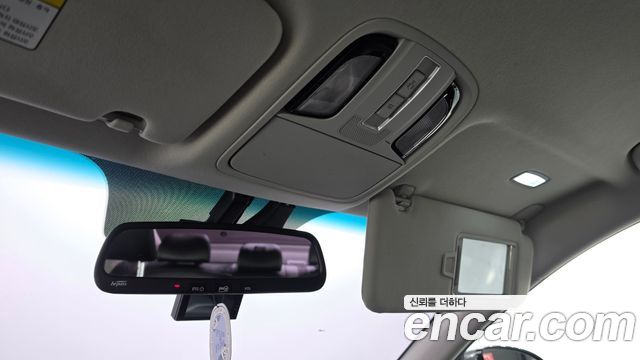 Kia K7 2018 — photo 17