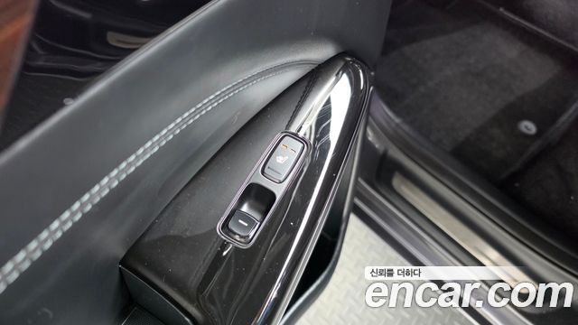 Kia K7 2018 — photo 19