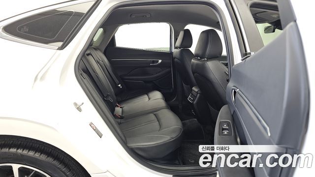 Hyundai Sonata 2023 — photo 18