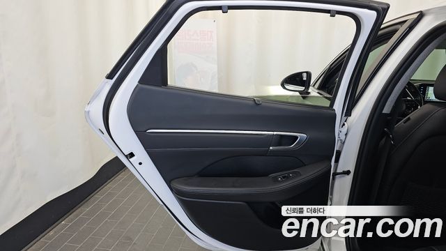 Hyundai Sonata 2023 — photo 15