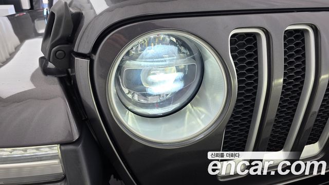 Jeep Wrangler 2021 — photo 8