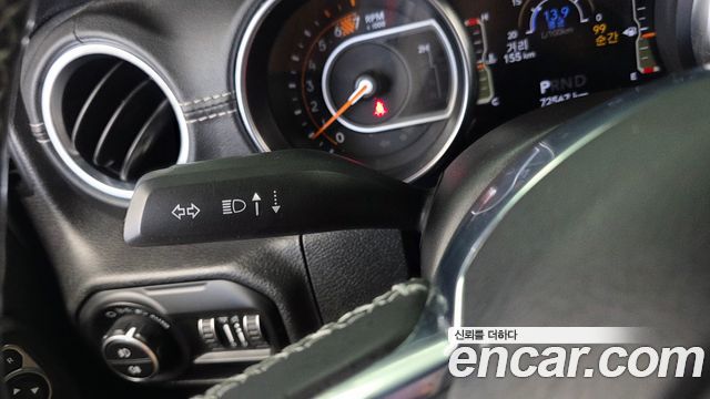 Jeep Wrangler 2021 — photo 28