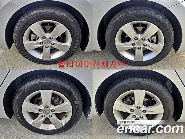 Hyundai AVANTE 2014 — photo 17