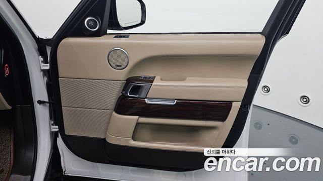 Land Rover Range Rover 2017 — photo 14