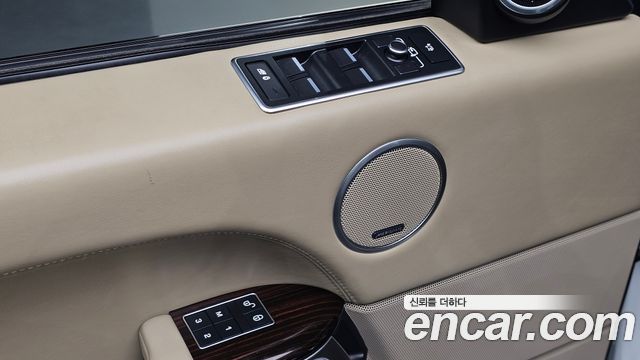 Land Rover Range Rover 2017 — photo 29