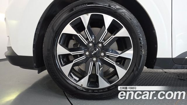 Kia Canival 2023 — photo 5