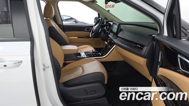 Kia Canival 2023 — photo 11