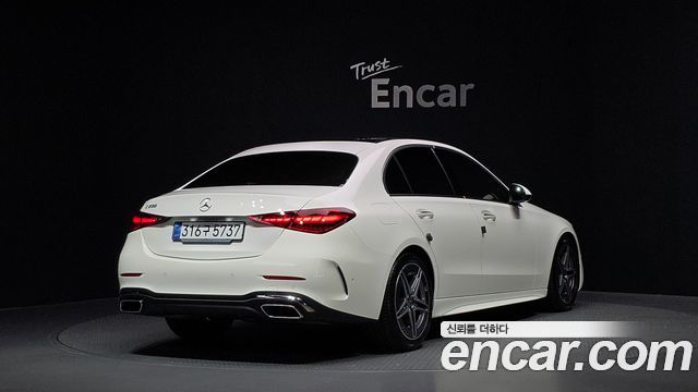 Mercedes-Benz C-Class 2026 — photo 2