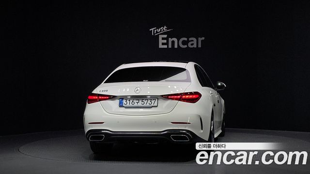 Mercedes-Benz C-Class 2026 — photo 4