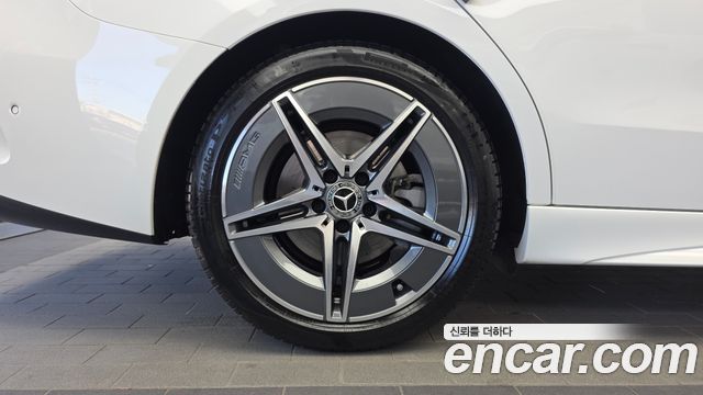 Mercedes-Benz C-Class 2026 — photo 5
