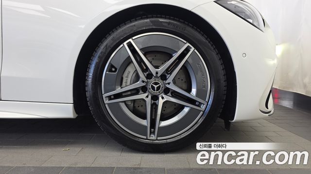 Mercedes-Benz C-Class 2026 — photo 7