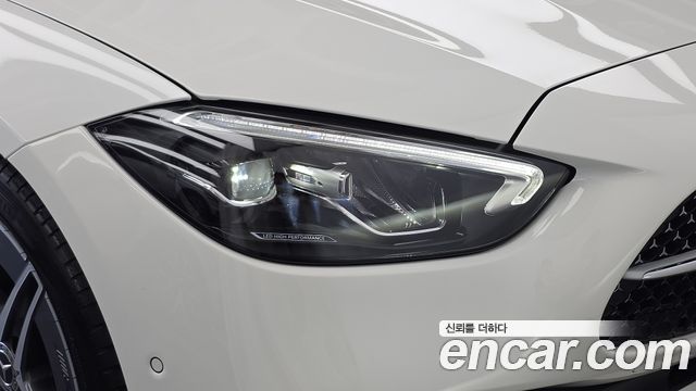 Mercedes-Benz C-Class 2026 — photo 8
