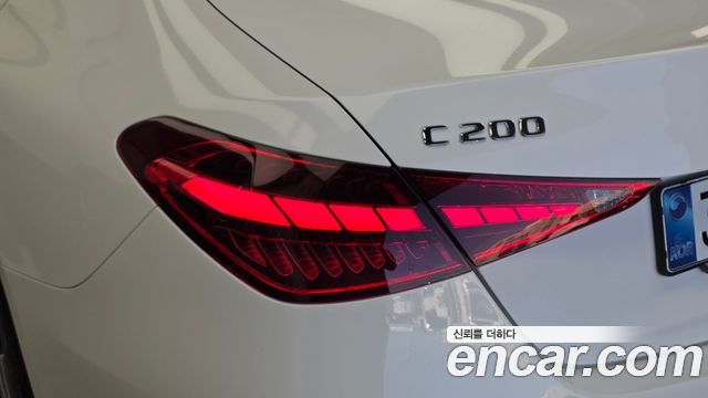 Mercedes-Benz C-Class 2026 — photo 9