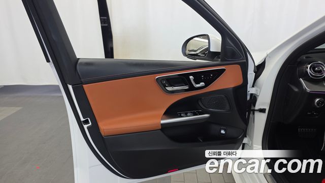 Mercedes-Benz C-Class 2026 — photo 14