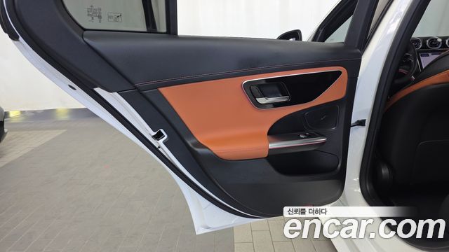Mercedes-Benz C-Class 2026 — photo 15