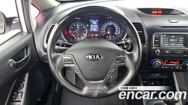 Kia K3 2013 — photo 14