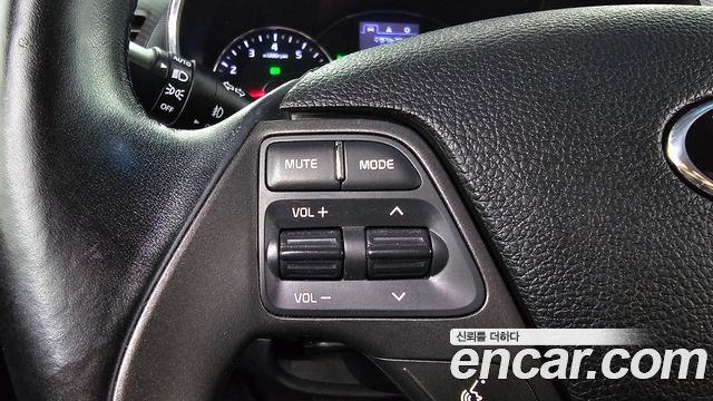 Kia K3 2013 — photo 16