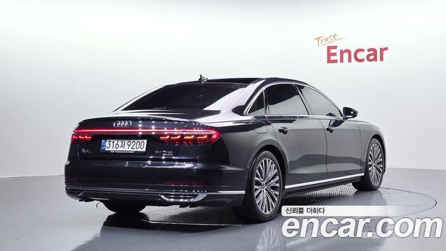 Audi A8 2021 — photo 2