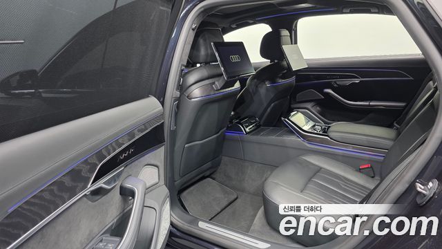 Audi A8 2021 — photo 18