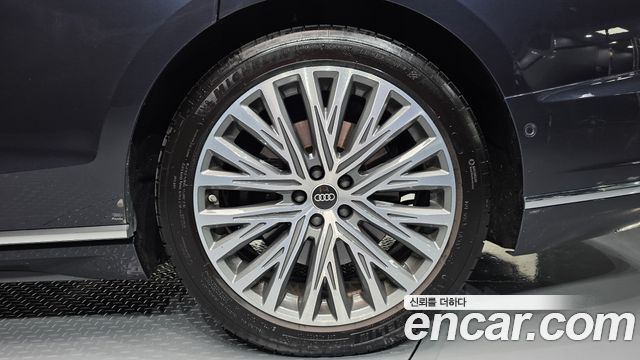 Audi A8 2021 — photo 7
