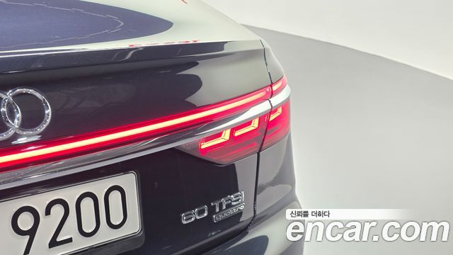 Audi A8 2021 — photo 9
