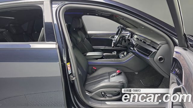 Audi A8 2021 — photo 16