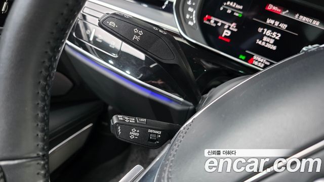 Audi A8 2021 — photo 29